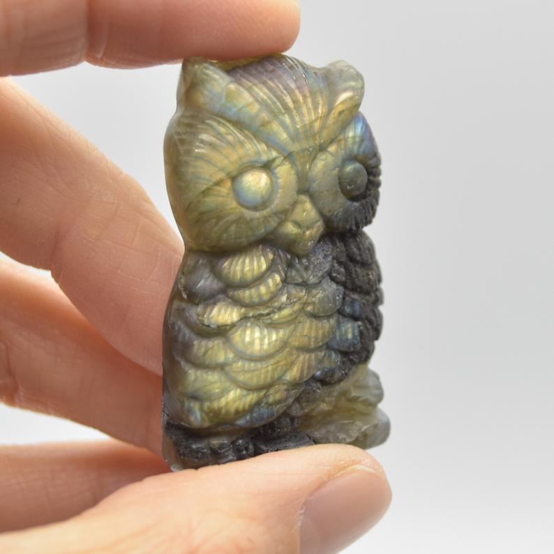 Labradorite Owl - 22 grams - 4.5cm x 2.5cm x 0.9cm #024
