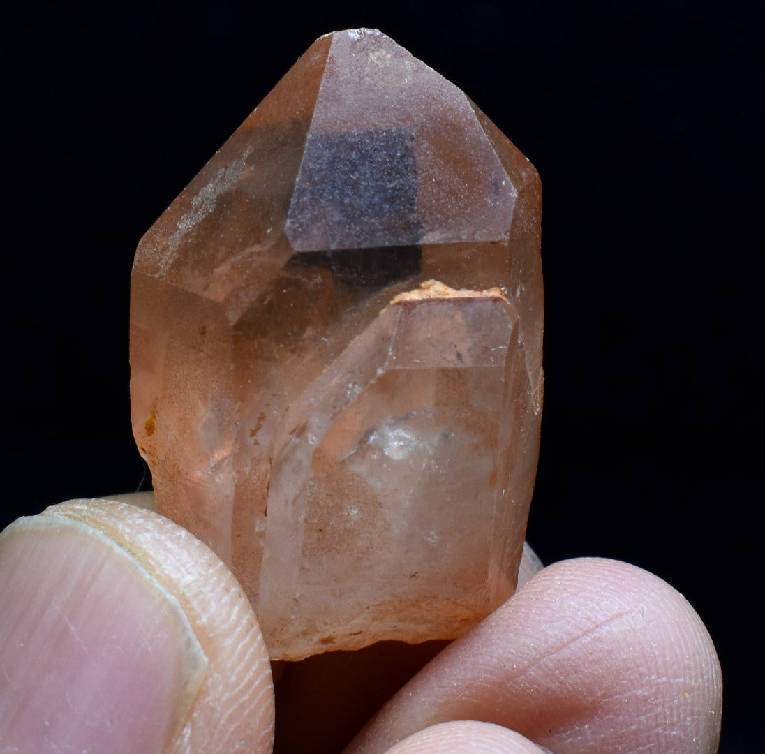 Tangerine Lemurian Quartz Crystal Point, Tower, Wand from Brazil - 3cm - 11 grams