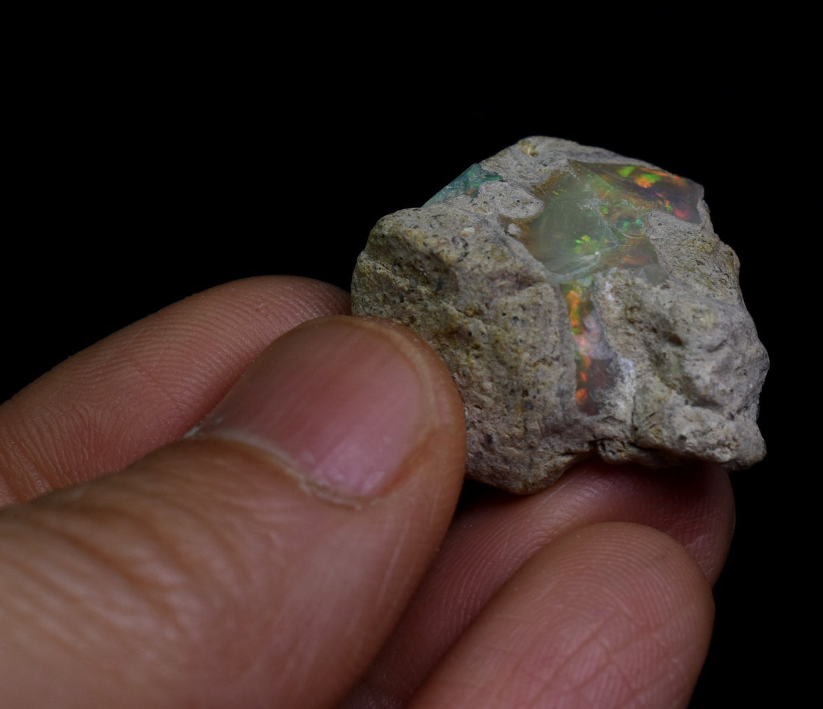 Large Ethiopian Welo Rough Opal Top Grade Specimen - 34ct weight #113