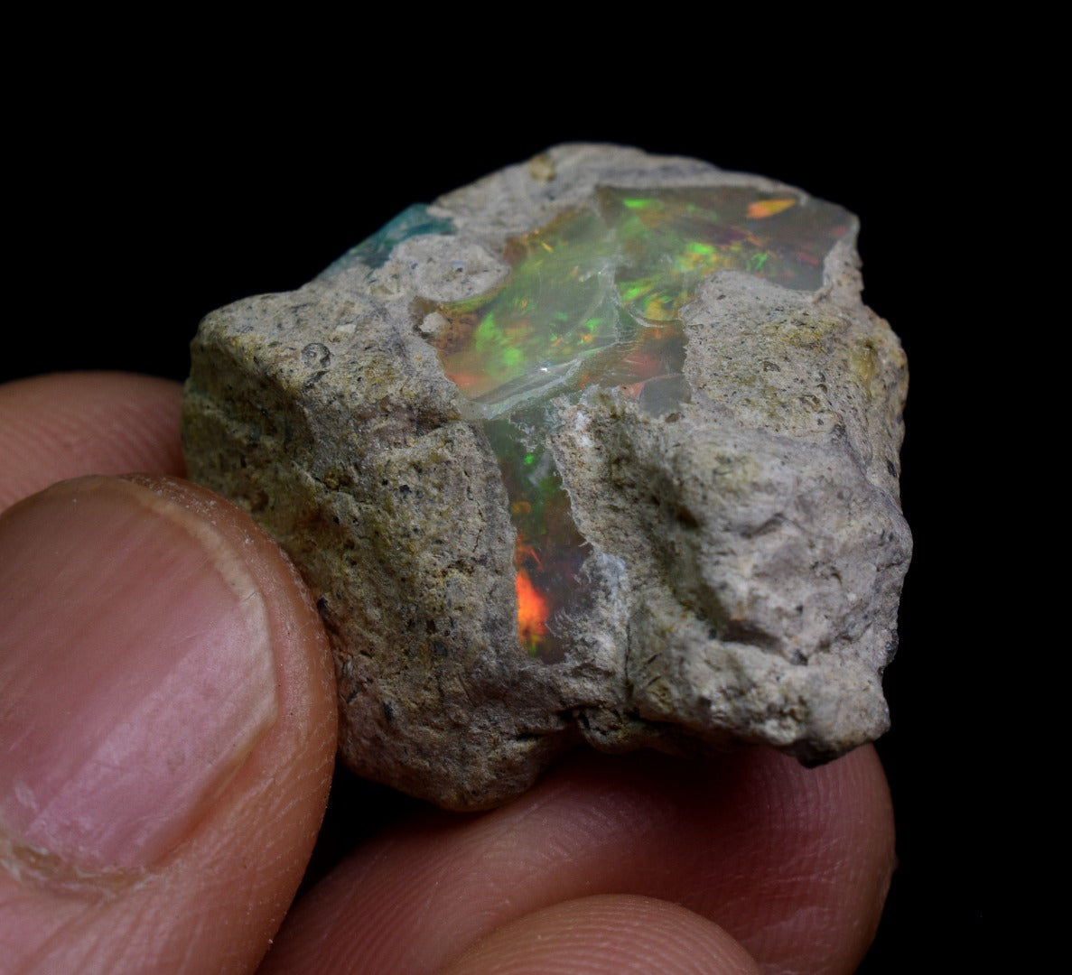 Large Ethiopian Welo Rough Opal Top Grade Specimen - 34ct weight #113