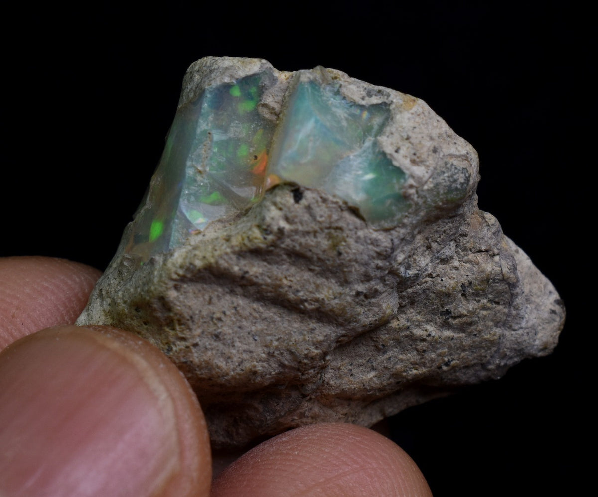 Large Ethiopian Welo Rough Opal Top Grade Specimen - 34ct weight #113