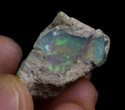 Large Ethiopian Welo Rough Opal Top Grade Specimen - 34ct weight #113