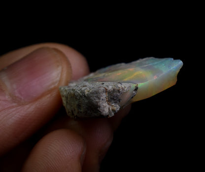 Large Ethiopian Welo Rough Opal Top Grade Specimen - 22ct weight #123