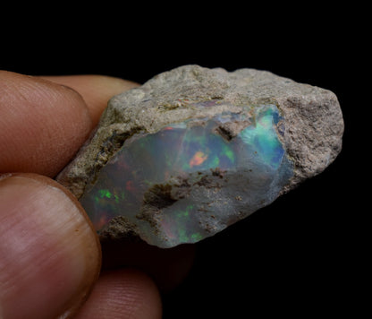 Large Ethiopian Welo Rough Opal Top Grade Specimen - 35ct weight #126