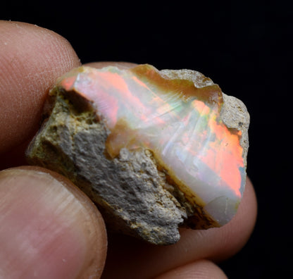 Large Ethiopian Welo Rough Opal Top Grade Specimen - 32ct weight #129