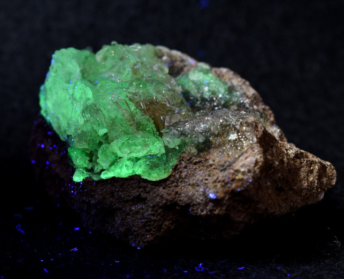 Mexican Hyalite Opal Collector Grade Specimen Stone on Matrix - UV Reactive Fluorescent - 59 grams #07
