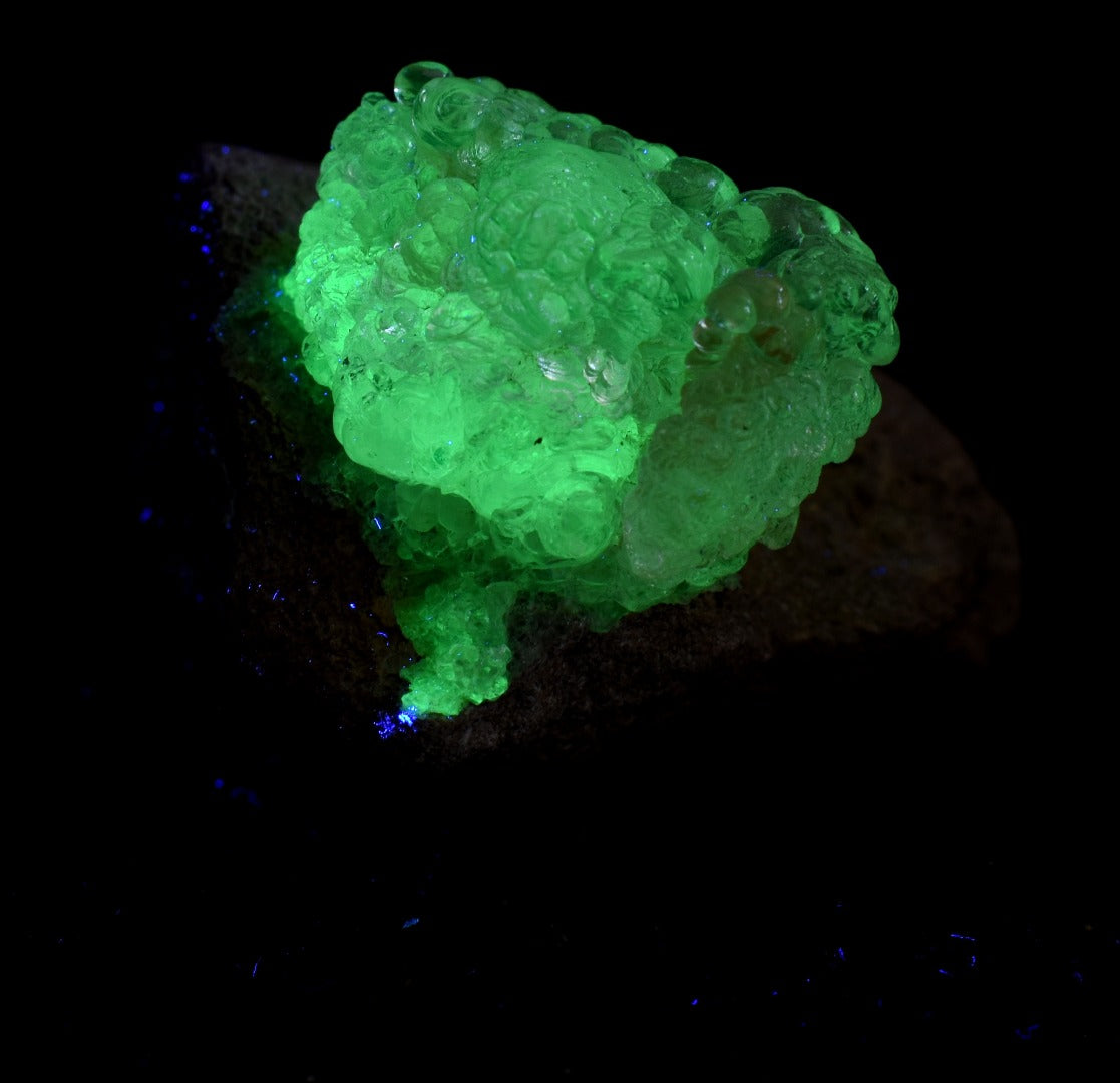 Mexican Hyalite Opal Collector Grade Specimen Stone on Matrix - UV Reactive Fluorescent - 69 grams #09