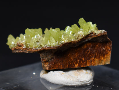 Lustrous Apple Green Pyromorphite Crystal - Daoping Mine, China - Rare - 9.7 grams