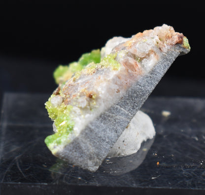 Lustrous Apple Green Pyromorphite Crystal - Daoping Mine, China - Rare - 8.3 grams