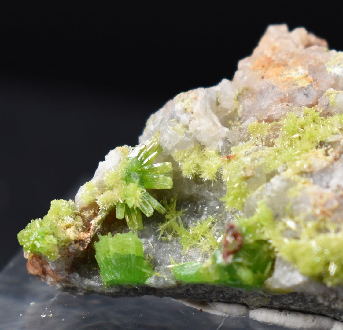 Lustrous Apple Green Pyromorphite Crystal - Daoping Mine, China - Rare - 8.3 grams