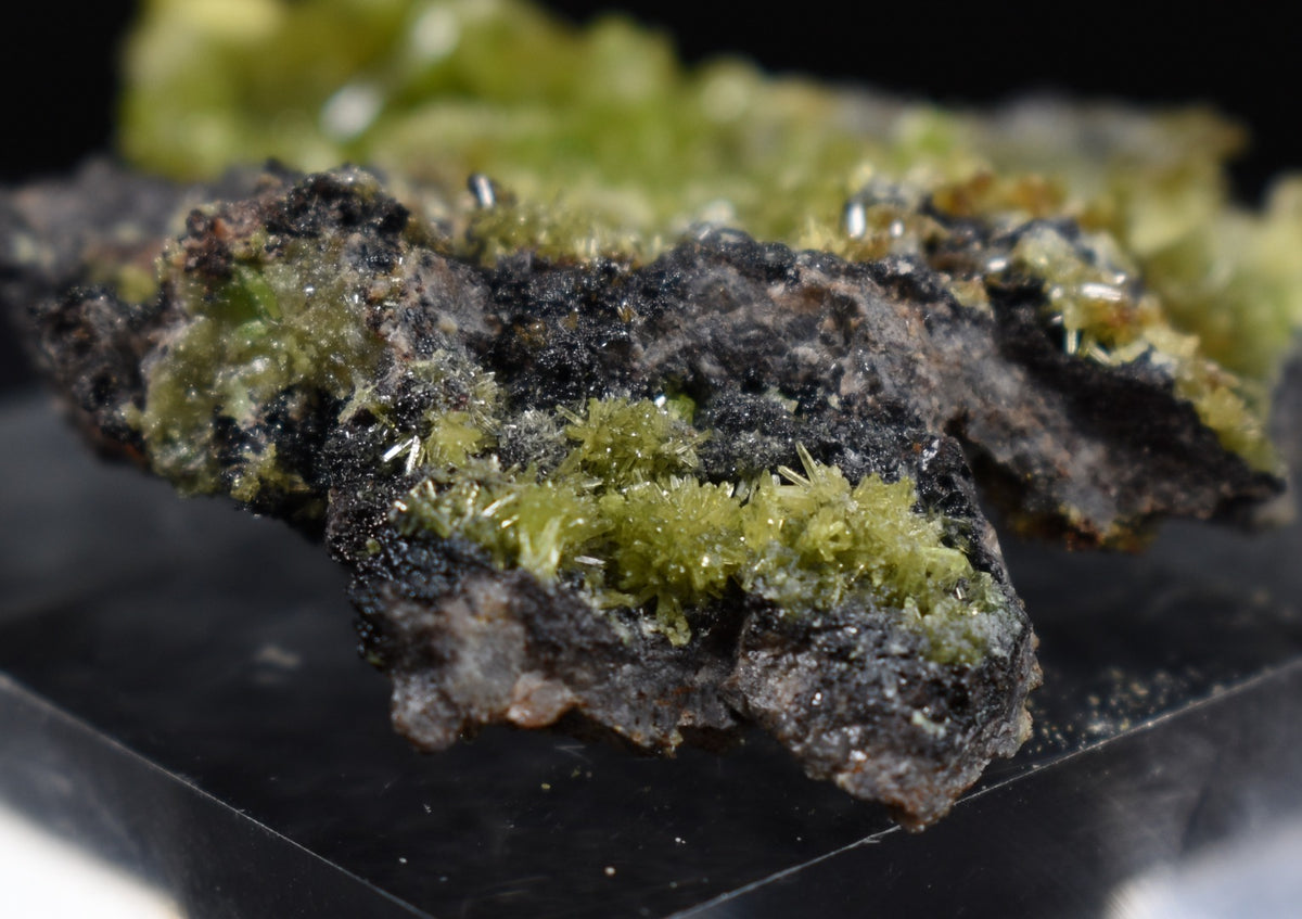 Lustrous Apple Green Pyromorphite Crystal - Daoping Mine, China - Rare - 34 grams