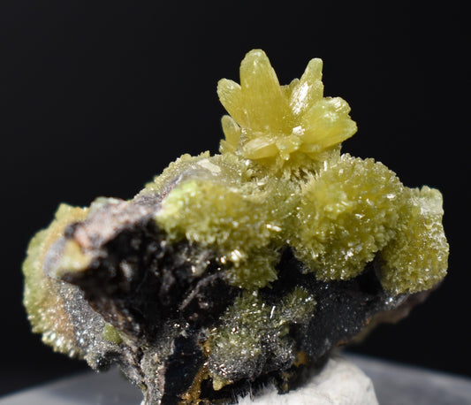 Lustrous Apple Green Pyromorphite Crystal - Daoping Mine, China - Rare - 34.2 grams
