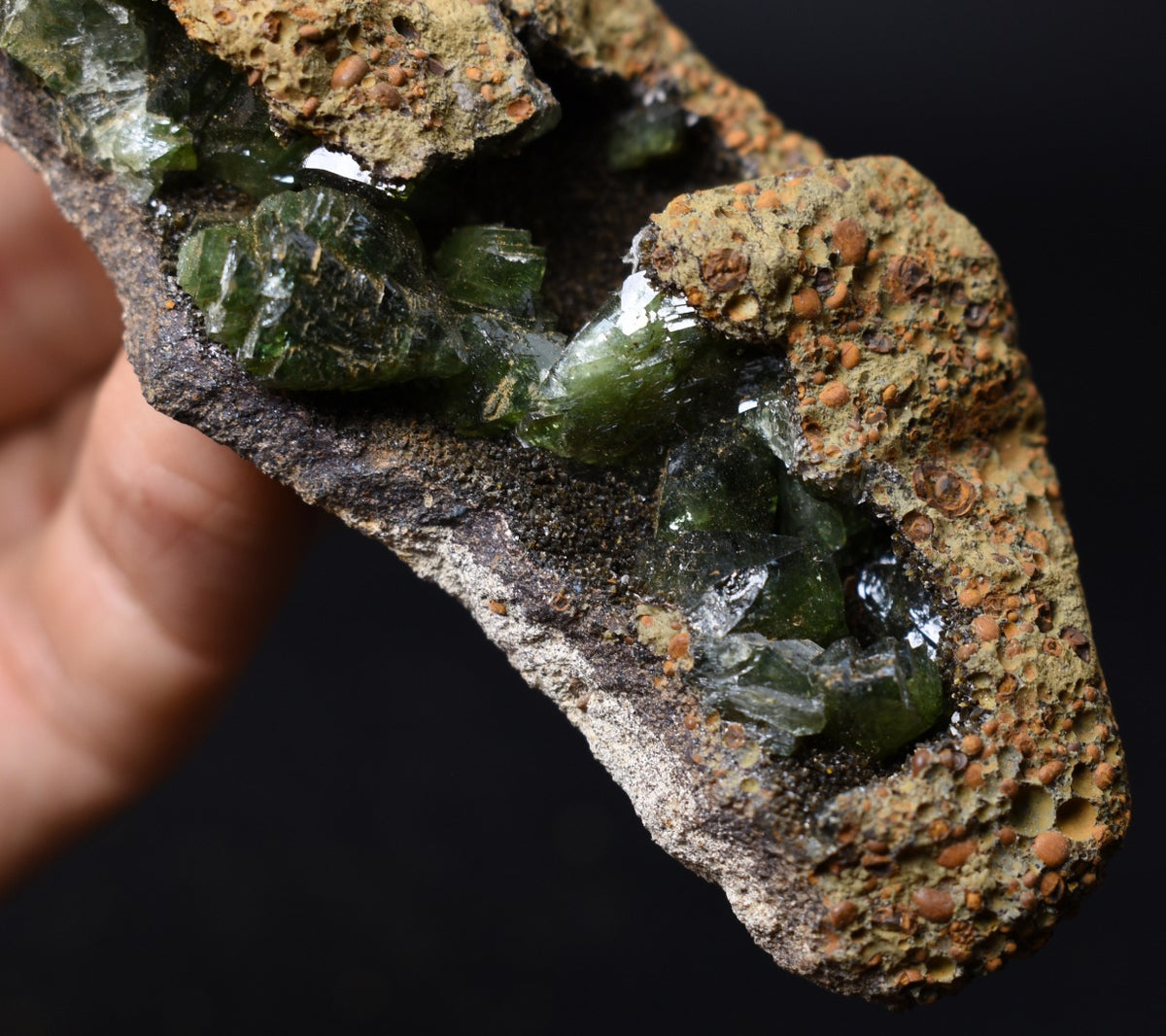 Rare Lustrous Green Ludlamite in Vug ? Cabe�a do Cachorro, Brazil - 92 grams