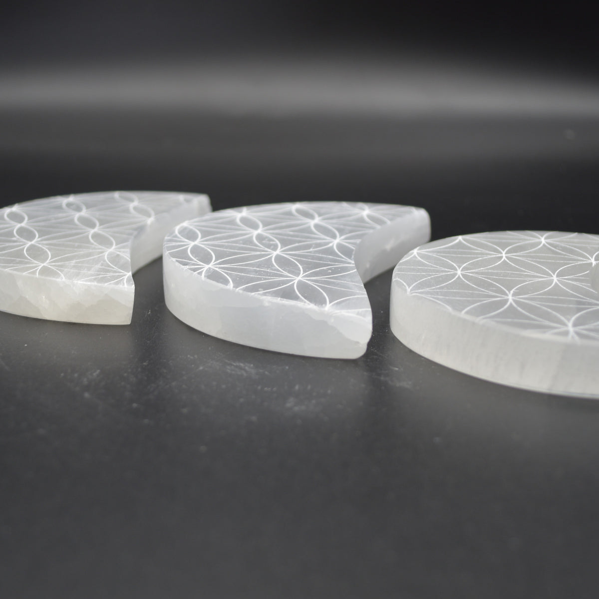 Selenite Moon Charging Plate with Engraved Flower Grid - 12cm - 1 Count