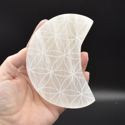 Selenite Moon Charging Plate with Engraved Flower Grid - 12cm - 1 Count