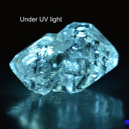 Golden Enhydro Petroleum Oil Diamond Quartz UV Fluorescent with Moving Bubble from Pakistan - 14ct #08