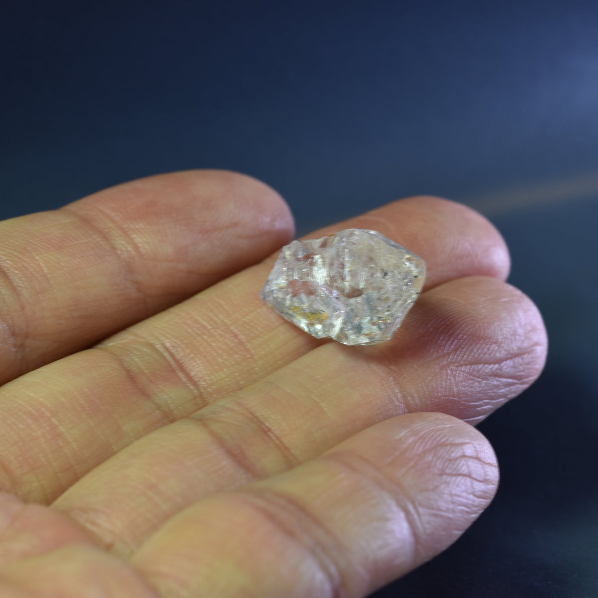 Golden Enhydro Petroleum Oil Diamond Quartz UV Fluorescent with Moving Bubble from Pakistan - 14ct #08