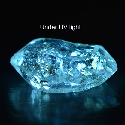 Golden Enhydro Petroleum Oil Diamond Quartz UV Fluorescent with Moving Bubble from Pakistan - 9.5ct #09