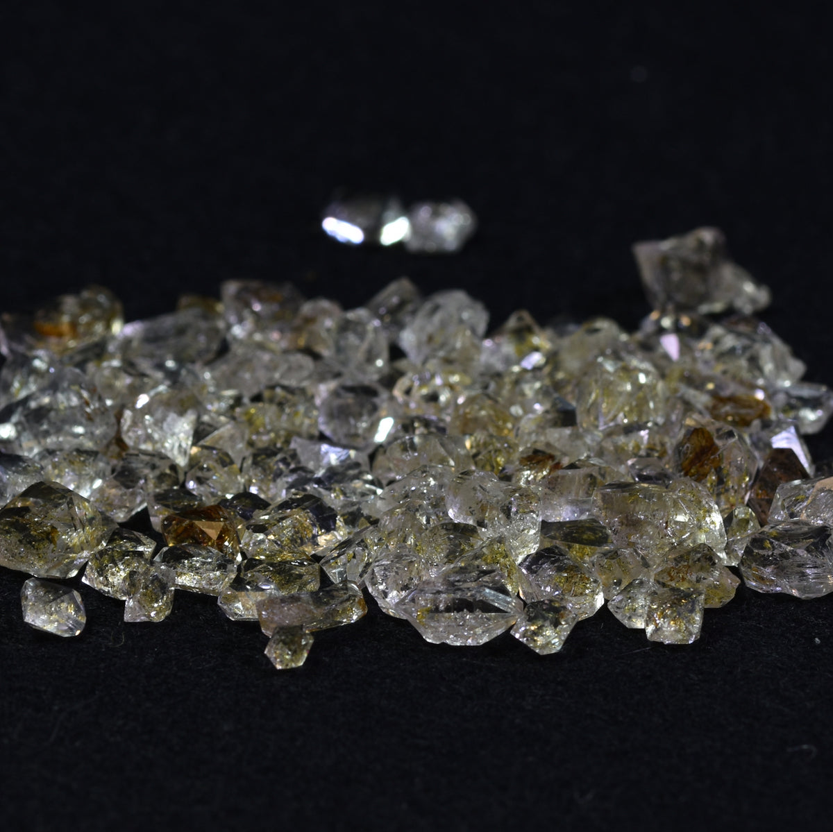 Golden Enhydro Petroleum Oil Diamond Quartz UV Fluorescent Specimens from Pakistan - 5ct total weight